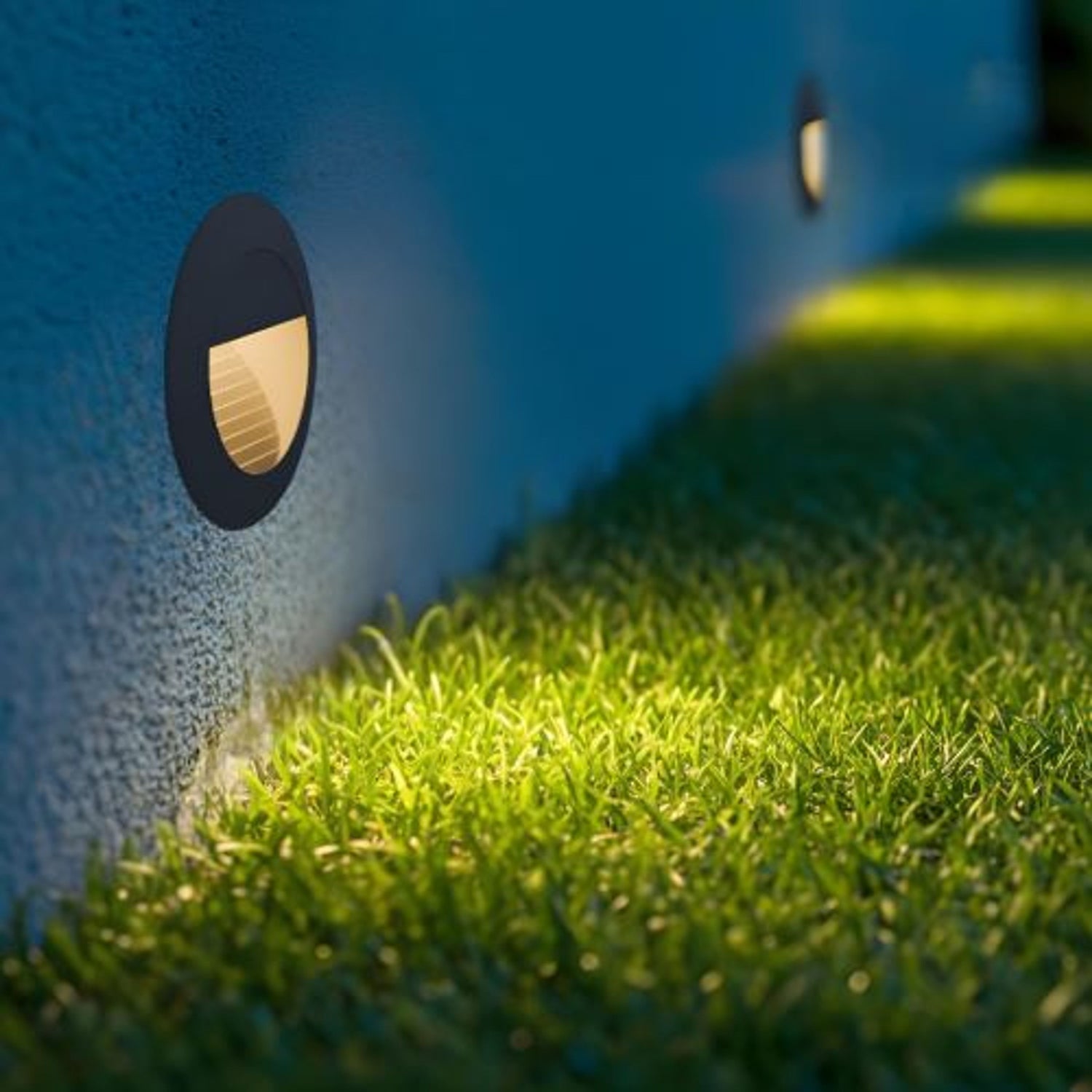 Outdoor recessed luminaires