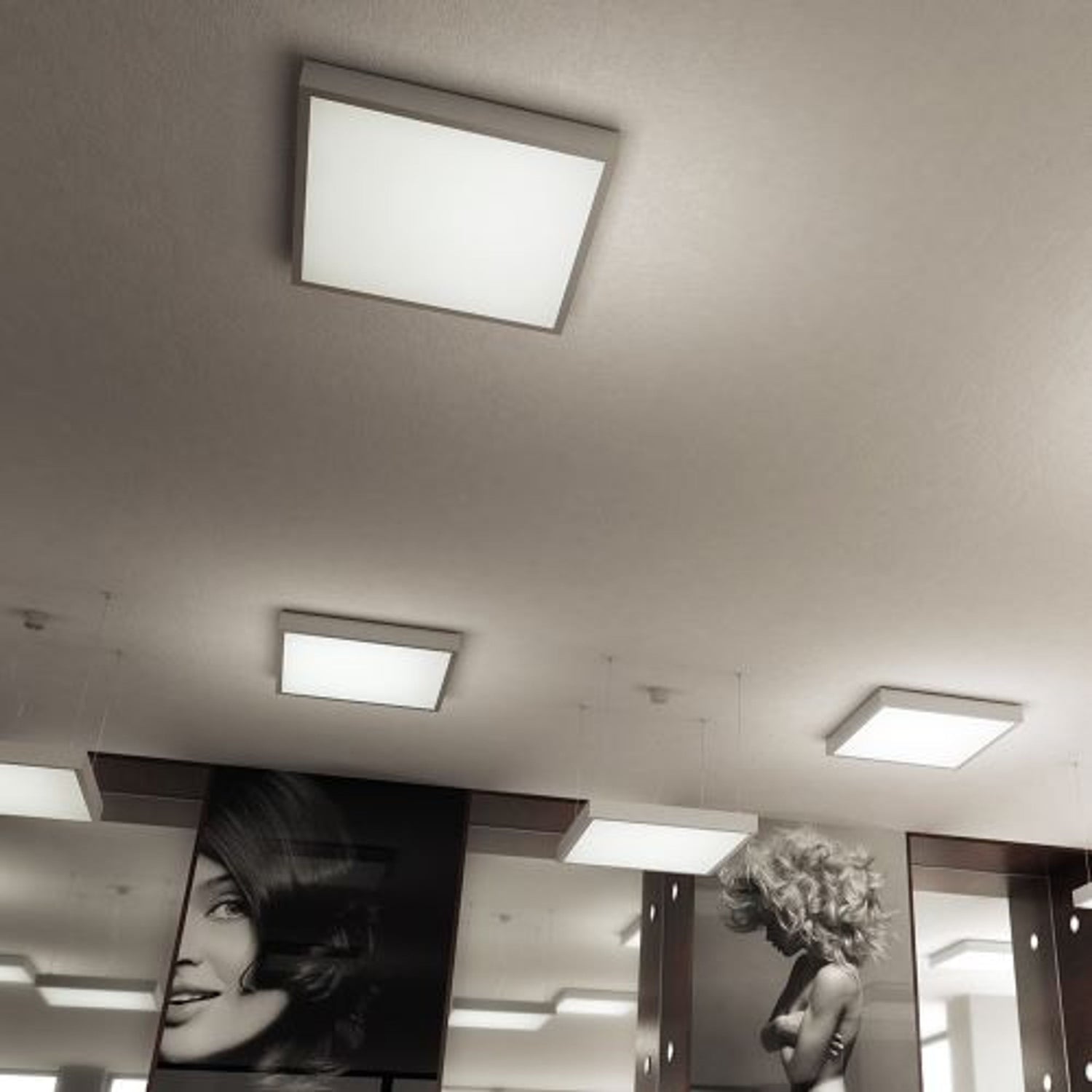 Plafonniers de couloir